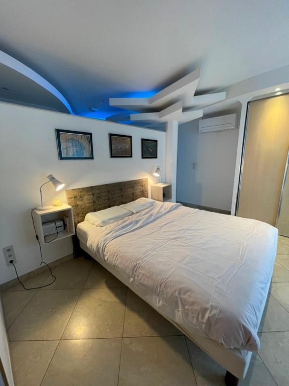 Villa Ним Екстериор снимка