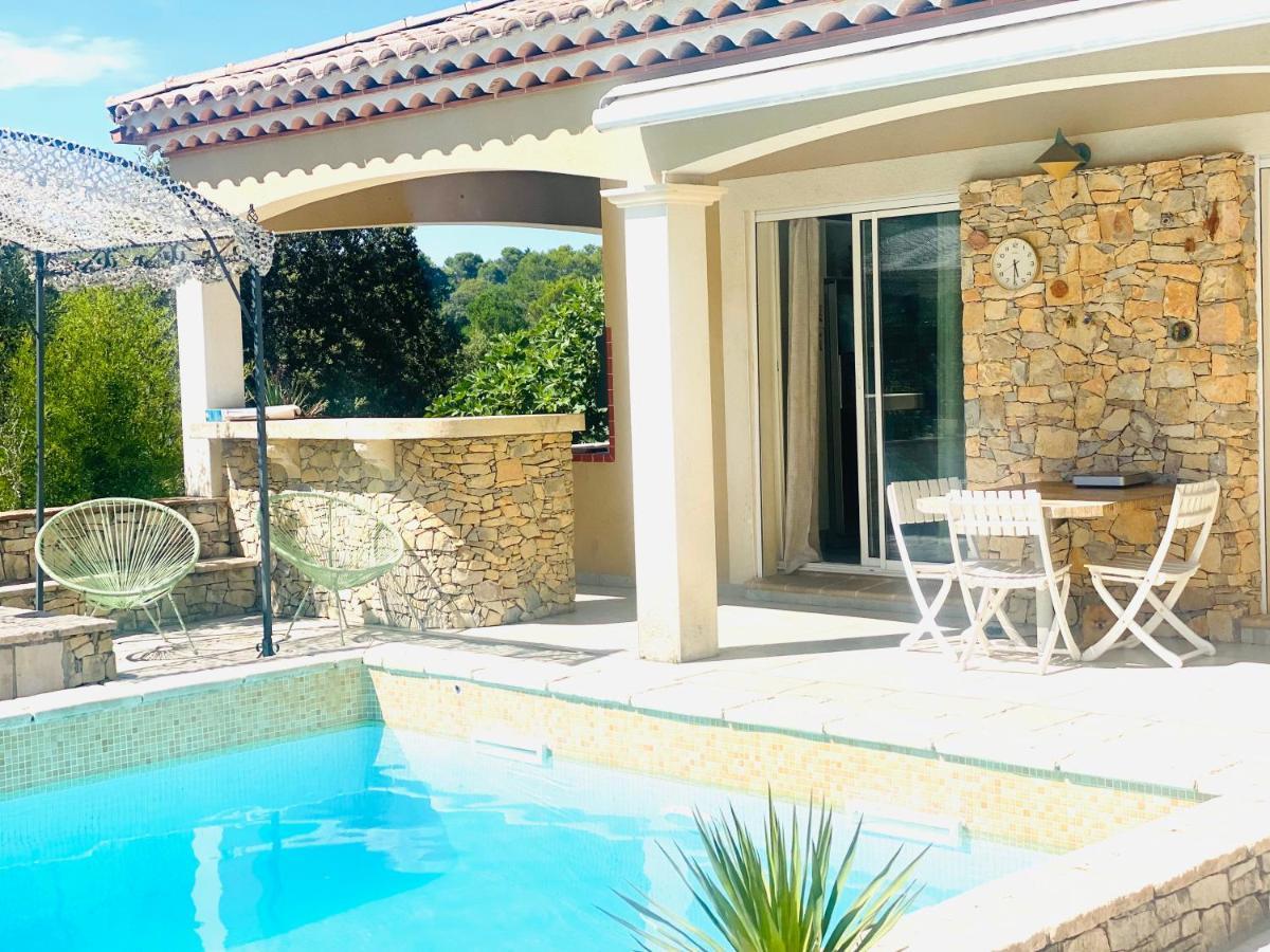 Villa Ним Екстериор снимка